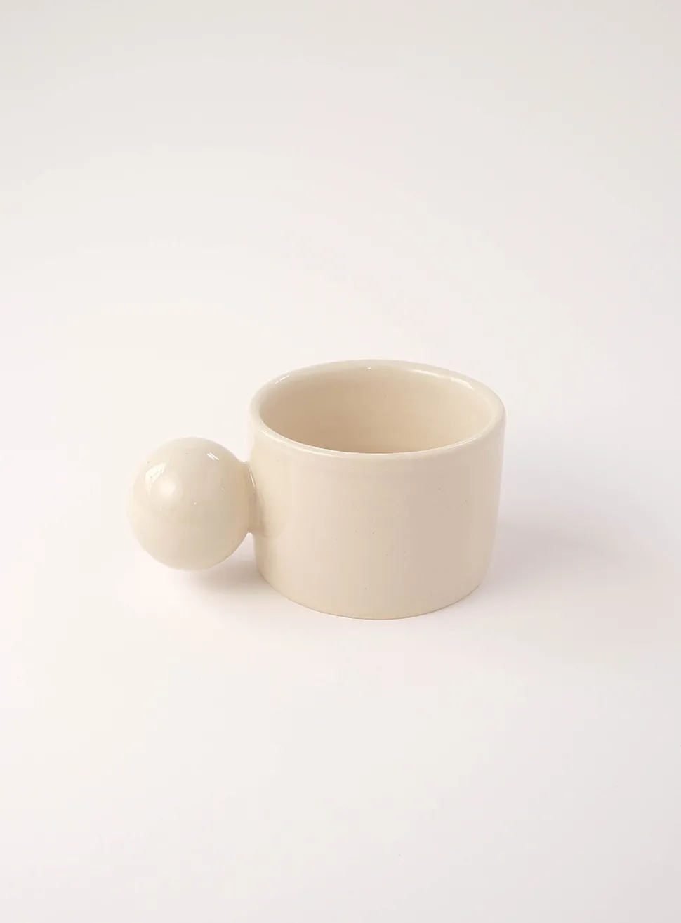 Ball handle mug
