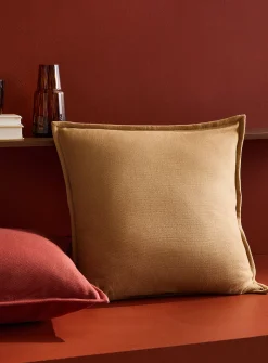 Basket weave knit removable-cover cushion