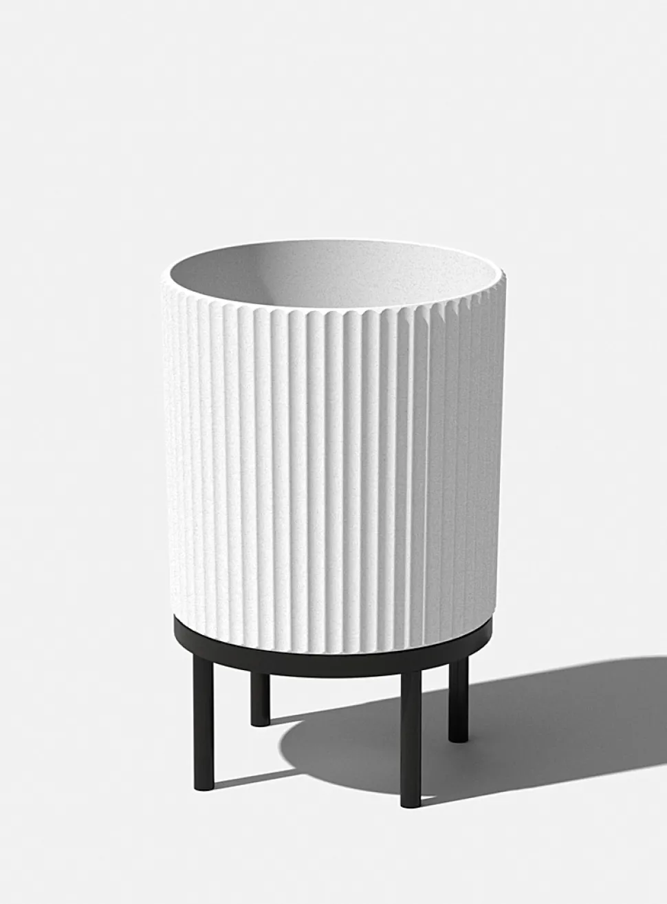 Black base grooved planter
