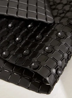 Black tiles bath mat