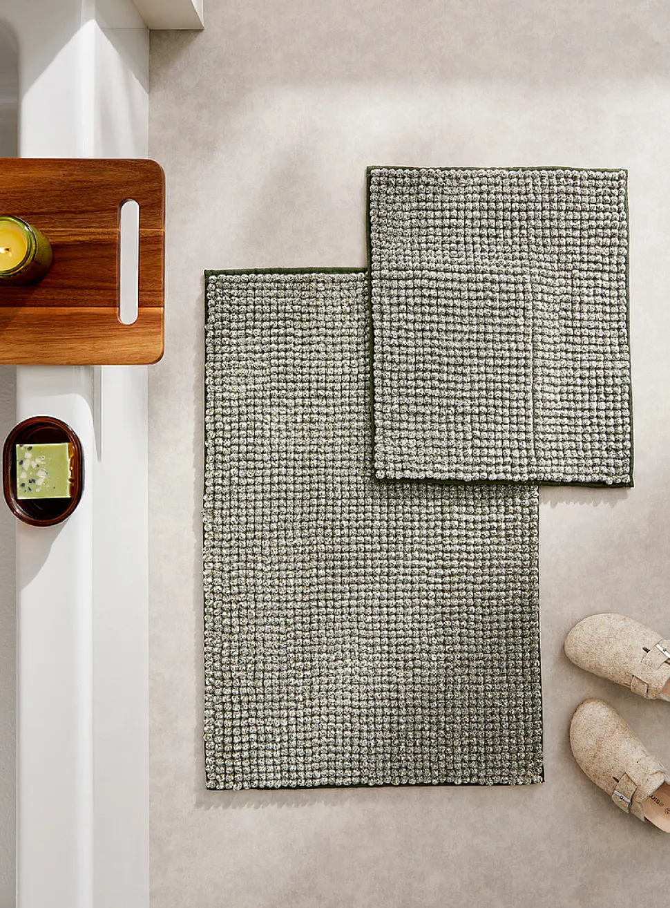 Bleached chenille bath mat