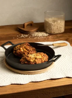 Cast iron skillet with bamboo tray