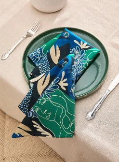 Colourful napkin set