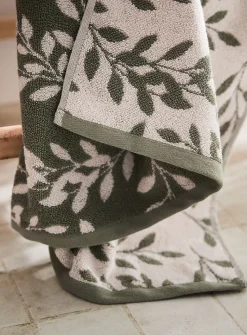 Contrasting leaves organic cotton reversible towels