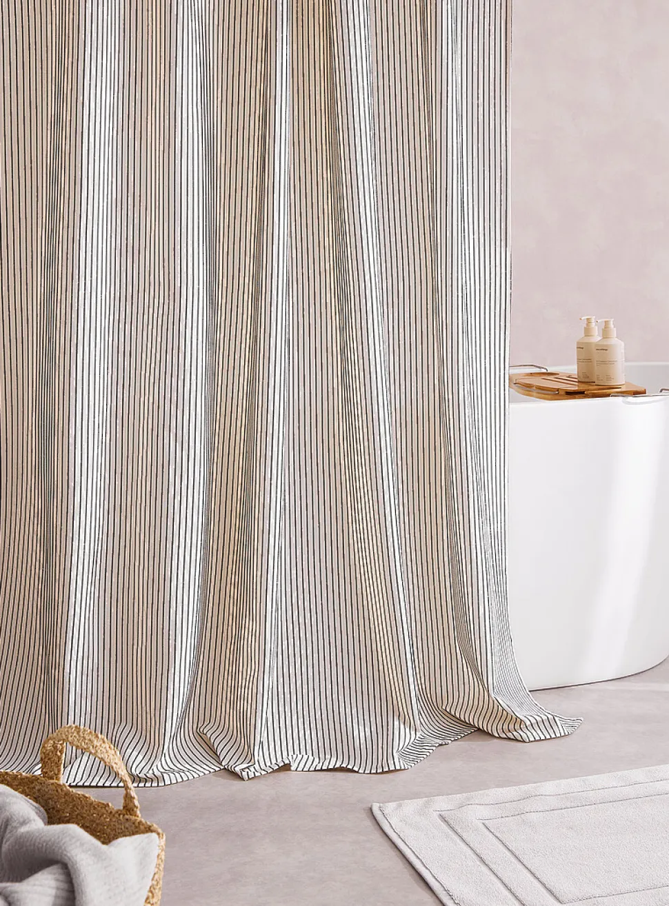 Contrasting stripes woven shower curtain