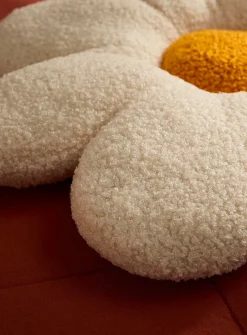 Daisy high-pile fleece cushion
