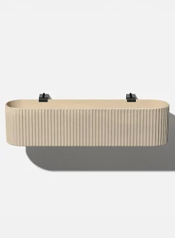 Demi grooved ramp planter