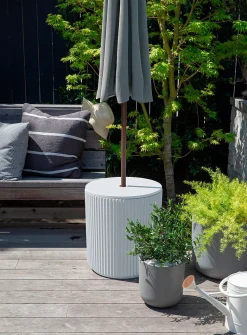 Demi grooved umbrella side table