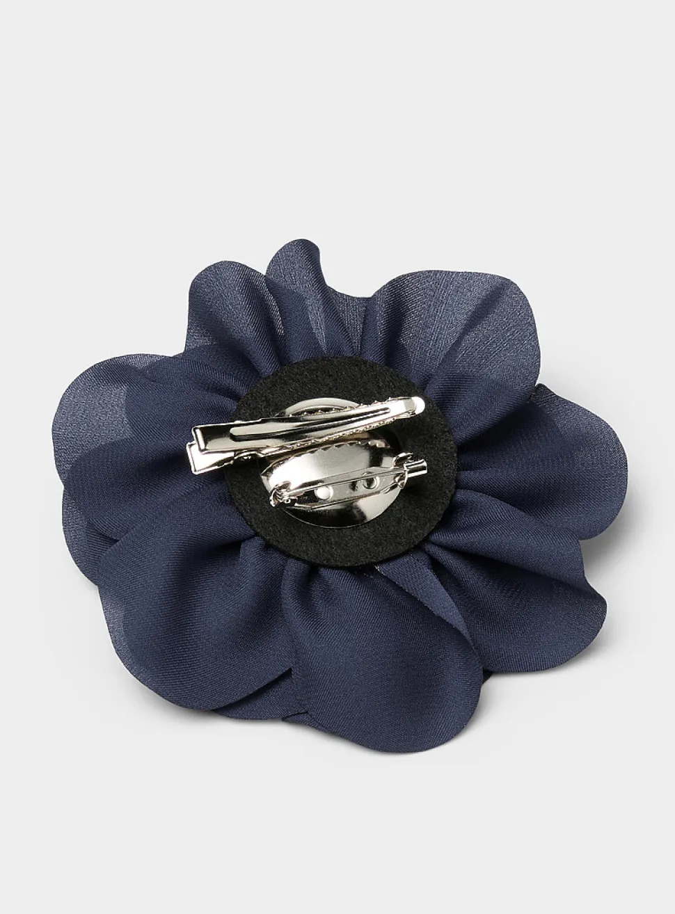 Dome flower brooch