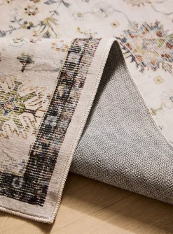 Dreamy flowers Persian-style runner