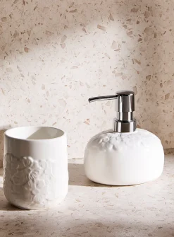 Embossed white flowers accessories