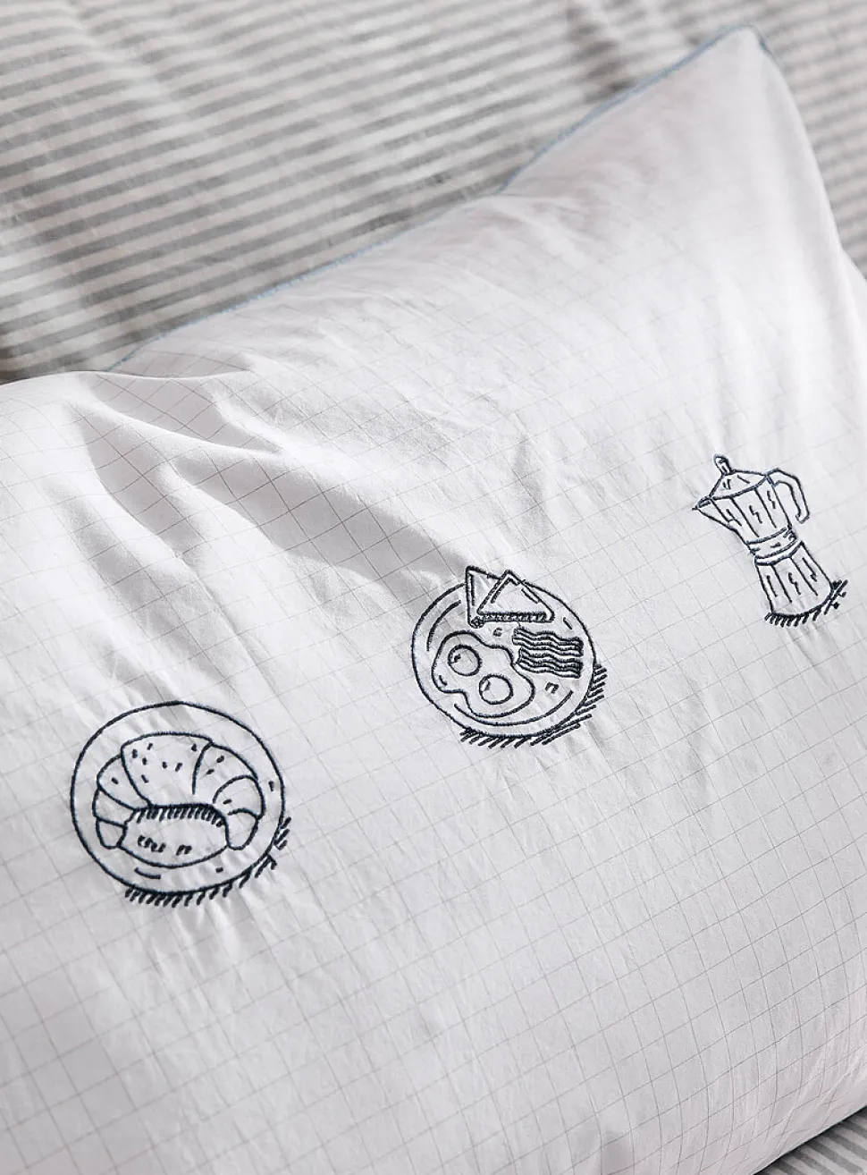 Embroidered breakfast pillowcase