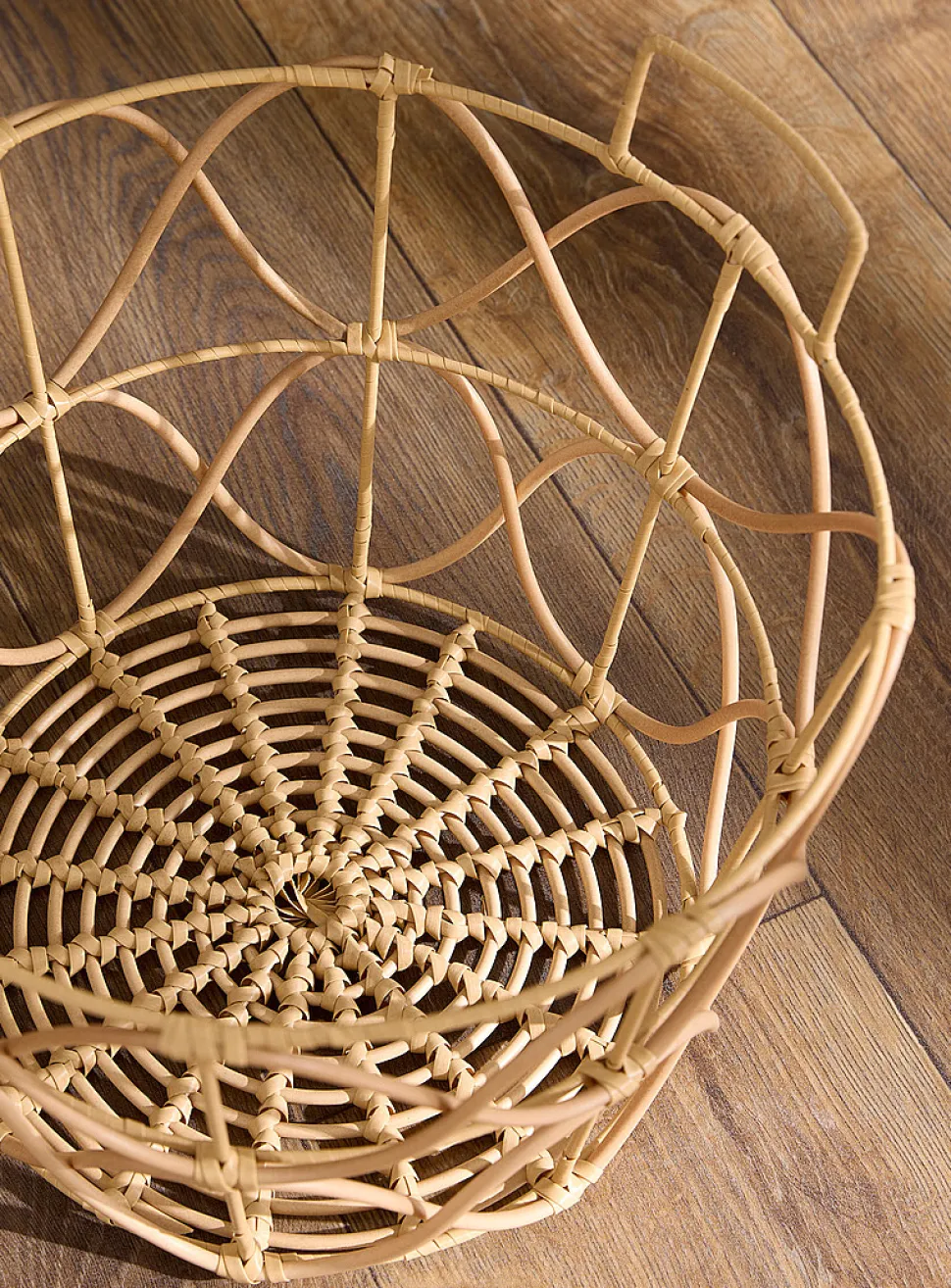 Faux-rattan mosaic basket