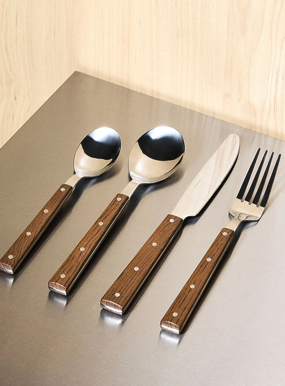Faux-wood utensils