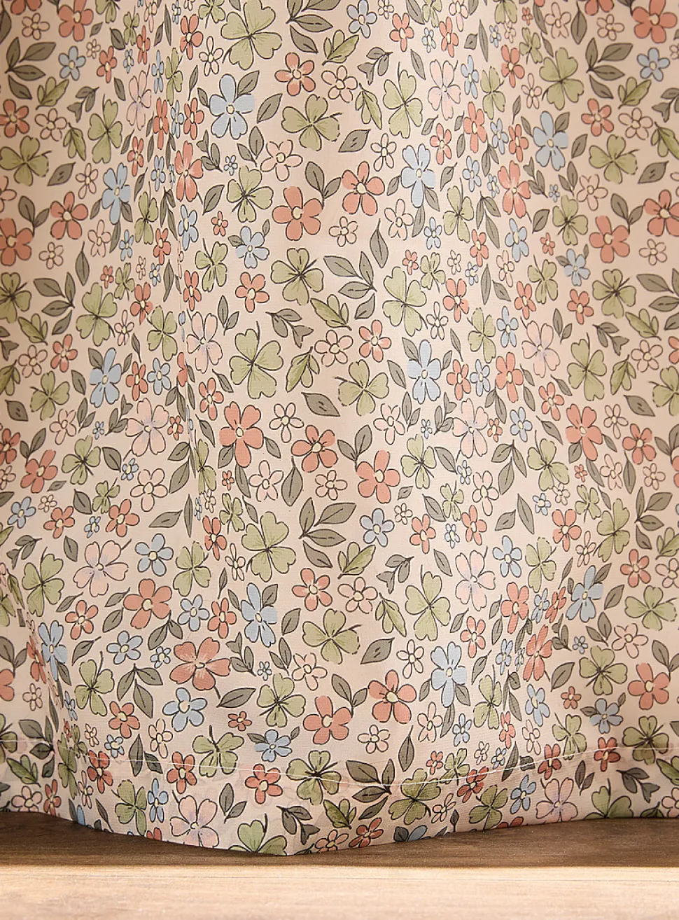 Flowers and clovers sheer curtain