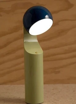 Geometric articulated portable lamp