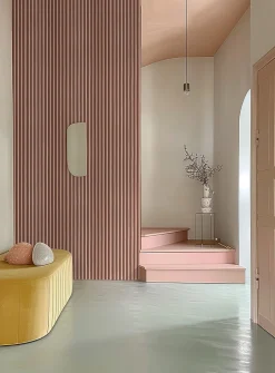 Grooved effect wallpaper strip
