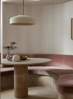 Grooved effect wallpaper strip