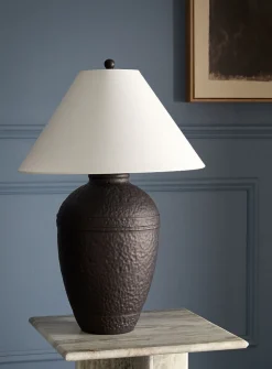 Hammered resin base table lamp