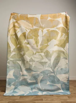 Horizon Flora leaf pattern throw
