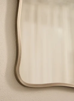 Irregular frame rectangular mirror