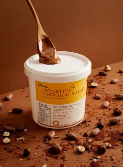 Large-size chocolate and hazelnut spread