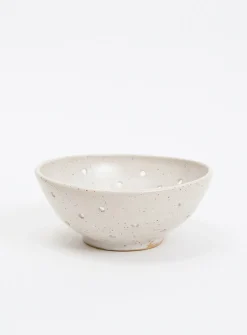 Minimalist stoneware colander