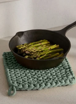 Monochrome crocheted trivet
