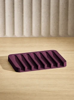 Monochrome silicone soap dish