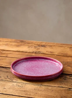 Nuanced red small plate