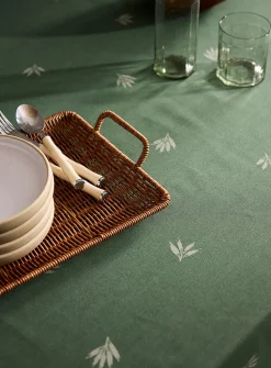 Oasis-border jacquard tablecloth