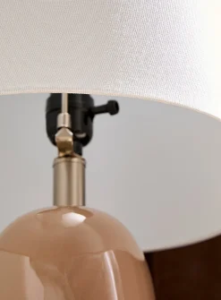 Openwork ceramic base table lamp