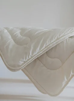 Organic cotton and wool duvet