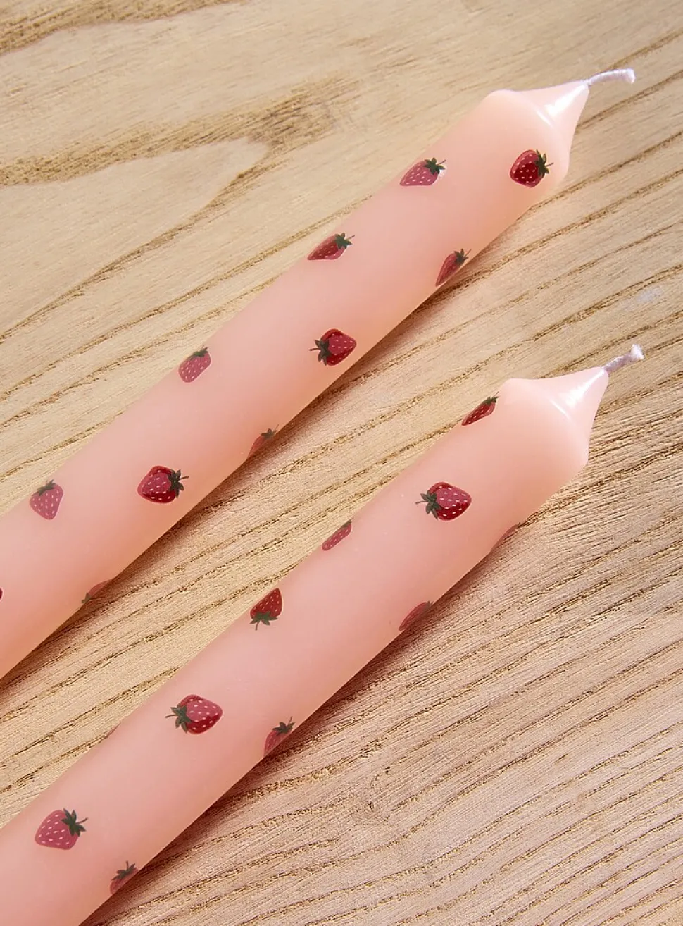 Patterned elongated candles