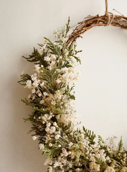 Paule dried plant wreath