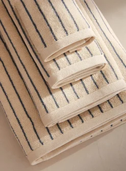 Pinstriped organic cotton towels