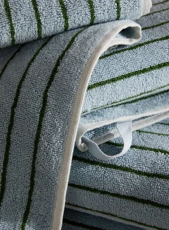 Pinstriped organic cotton towels