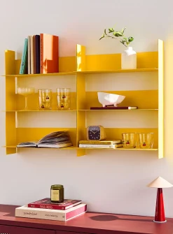 Pli folded steel wall-mounted shelf unit
