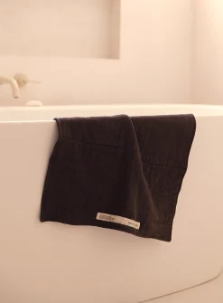 Plush waffled cotton bath mat