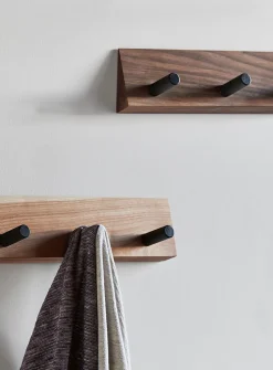 Pyramid four peg hook wall rack