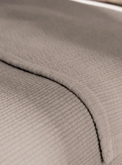 Quilted stripes duvet