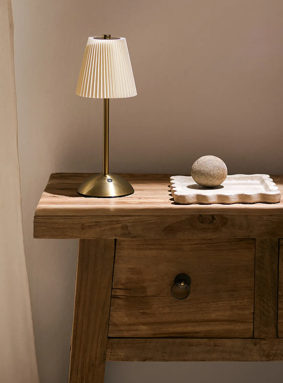 Rechargeable touch lamp with pleated shade