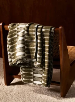 Retro mosaic throw