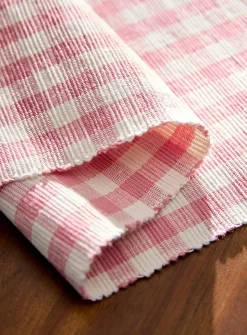 Seasonal gingham placemat