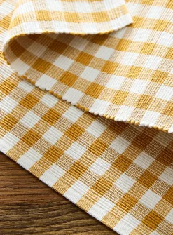 Seasonal gingham placemat
