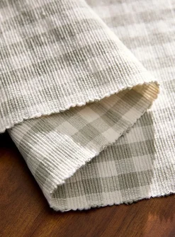 Seasonal gingham placemat