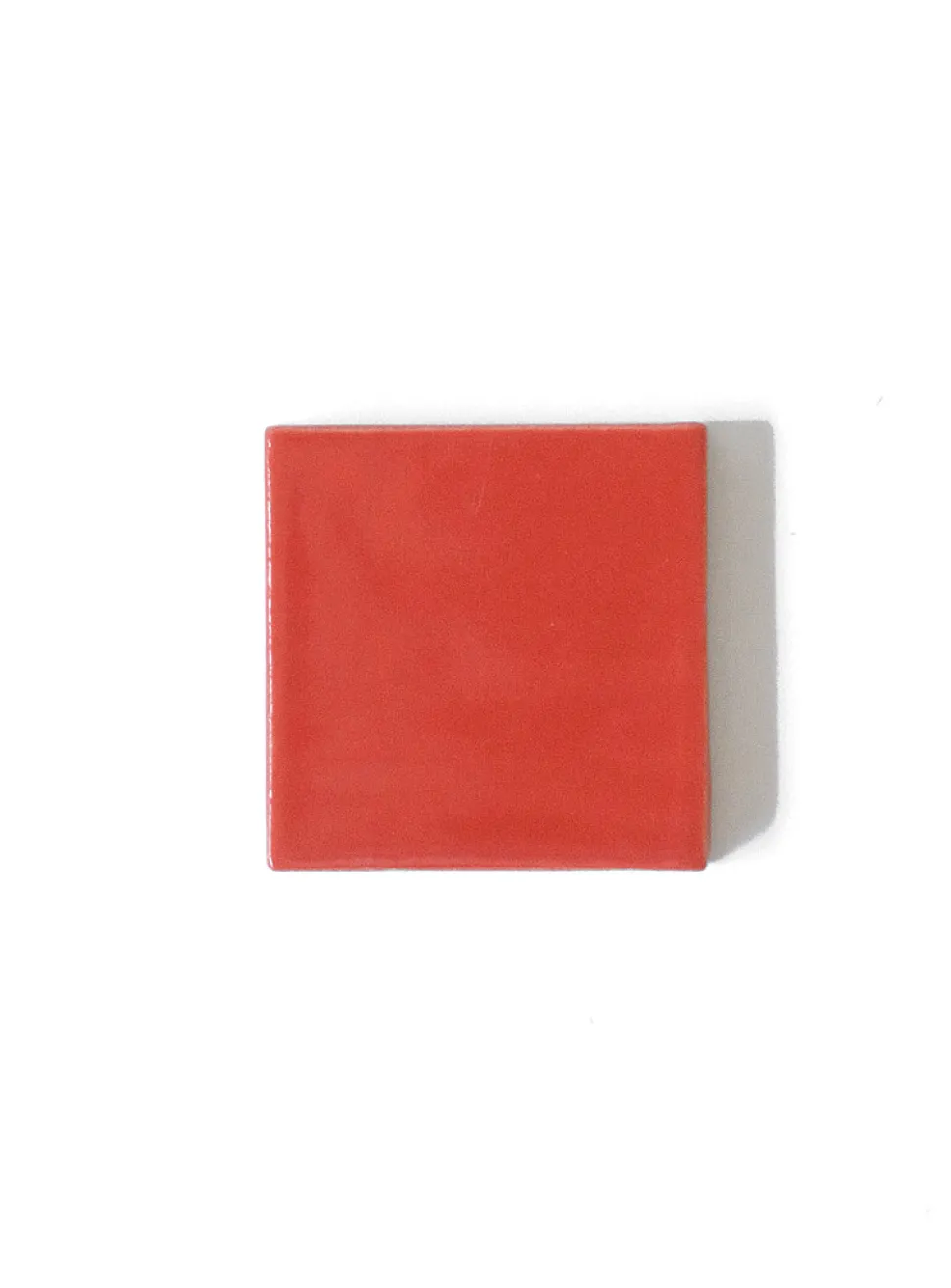 Semiporcelain letter B wall ornament