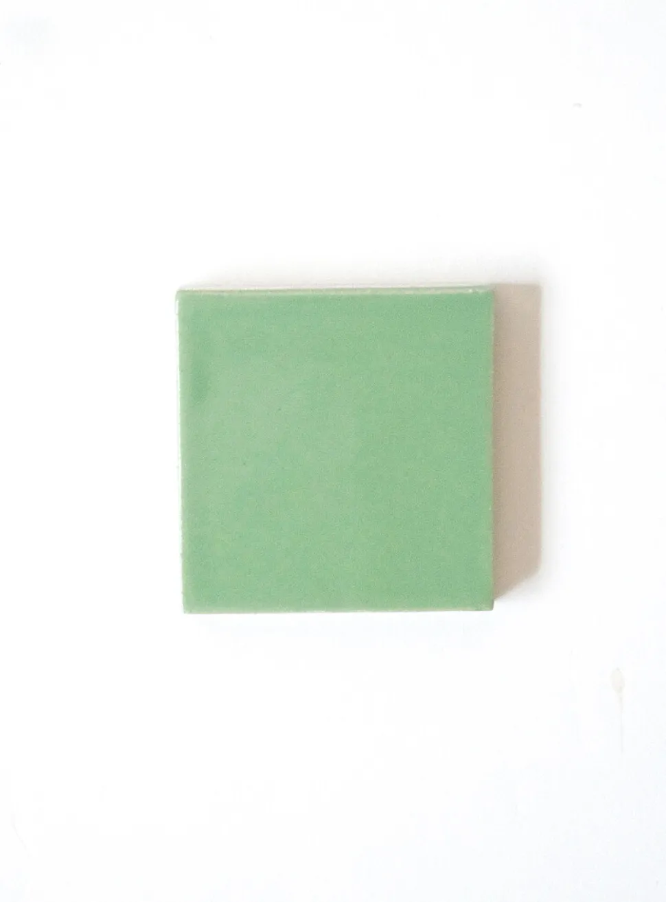 Semiporcelain letter G wall ornament