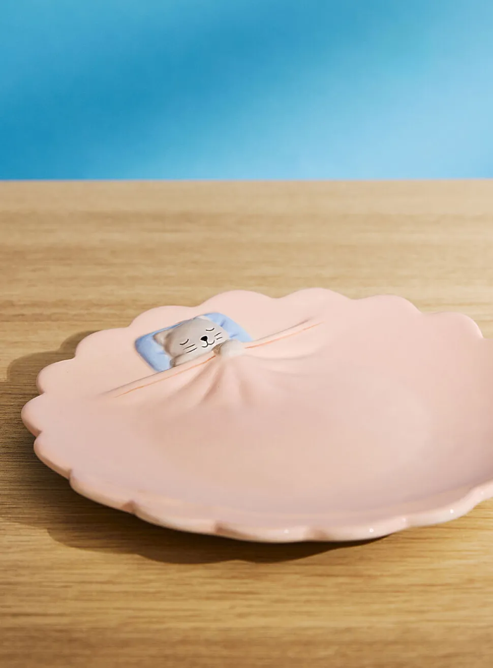 Sleepy kitten small plate