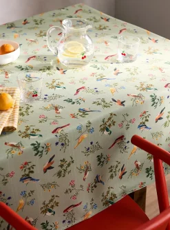 Spring birds tablecloth
